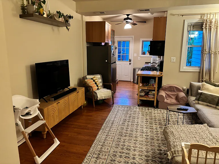 1524 8th St NW — Photo 9