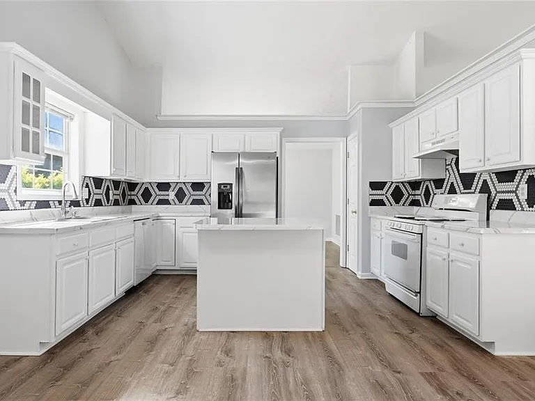 540 Sterling Hill Dr — Photo 12