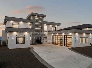 6982 W 22nd Ave, Kennewick, WA 99338