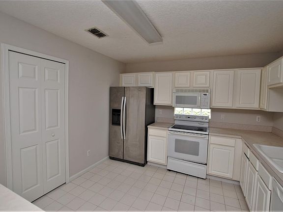 5th image of 740 Marsh Cove Ln