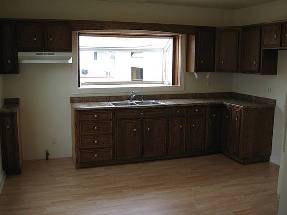 Kitchen With Garden Window
