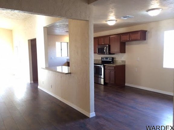 4th image of 1642 E Valley Dr