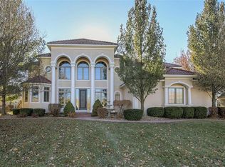 625 NE Lake Pointe Dr, Lees Summit, MO 64064