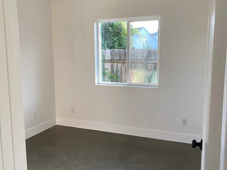 5431 9th Ave — Photo 8