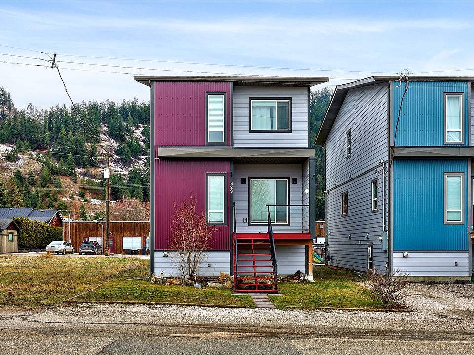 2nd image of 829 Okanagan Ave
