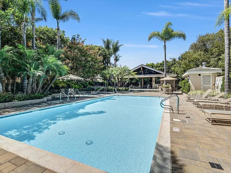 1070 Granville Dr — Photo 33