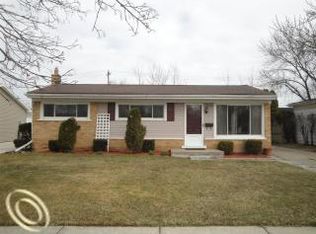 29110 Magnolia Dr, Flat Rock, MI 48134