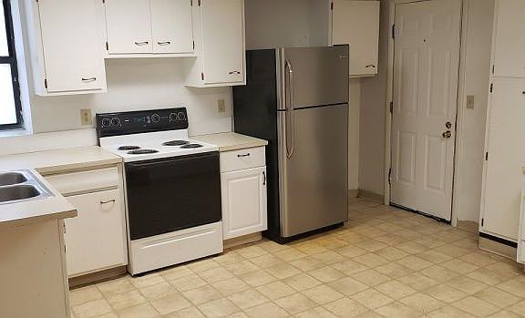 2nd image of 2318 12th Ave N #4