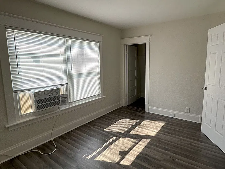 6435 21st Ave — Photo 13