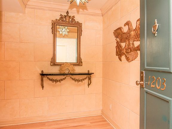 4th image of 2611 Bayshore Blvd APT 1203