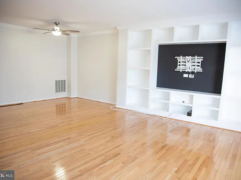 3347 Wilton Crest Ct — Photo 8