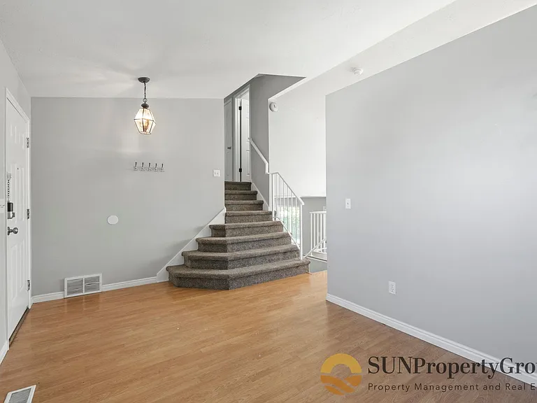 5458 S 4250 W — Photo 3