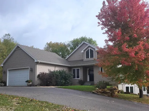 6330 Rock Creek Dr, Ozawkie, KS 66070