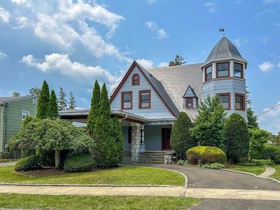 89 Neptune Avenue, New Rochelle, NY, 10805