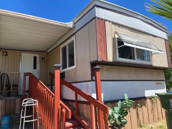 32 Shady Oaks Dr, Folsom, CA 95630