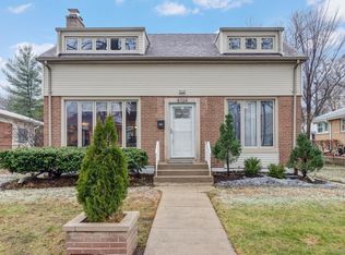 8724 Ridgeway Ave, Skokie, IL 60076