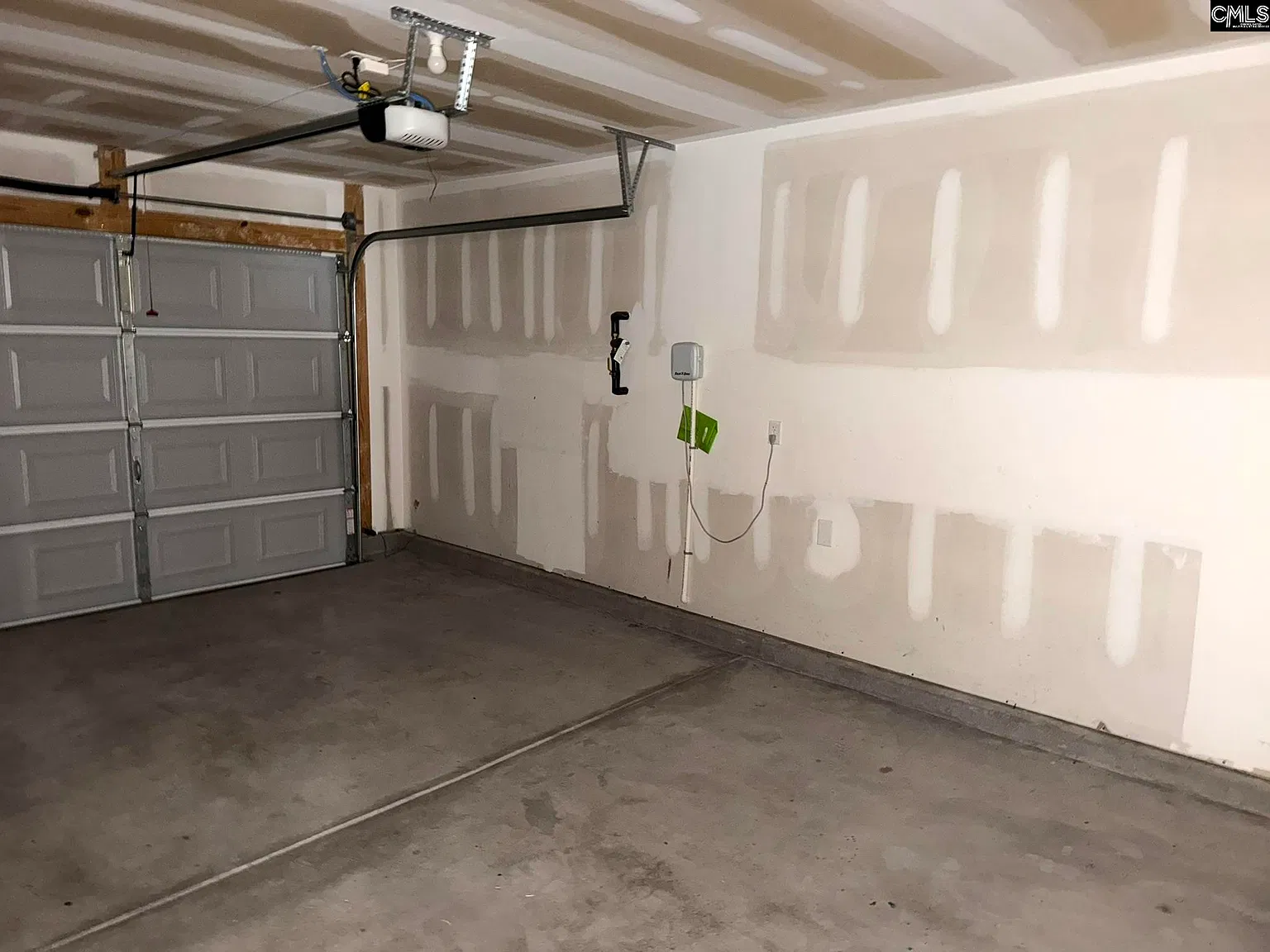 3 bed, 1726 sqft, $2,025 — Photo 4