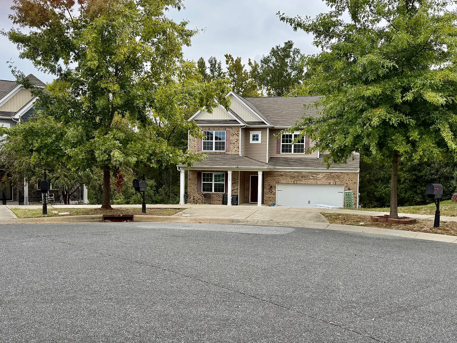 7 bed, 4304 sqft, $3,645 — Photo 3
