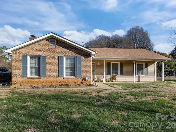 9113 Darius Ct, Charlotte, NC 28227