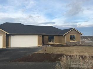 2490 NE Hilltop Ln, Madras, OR 97741