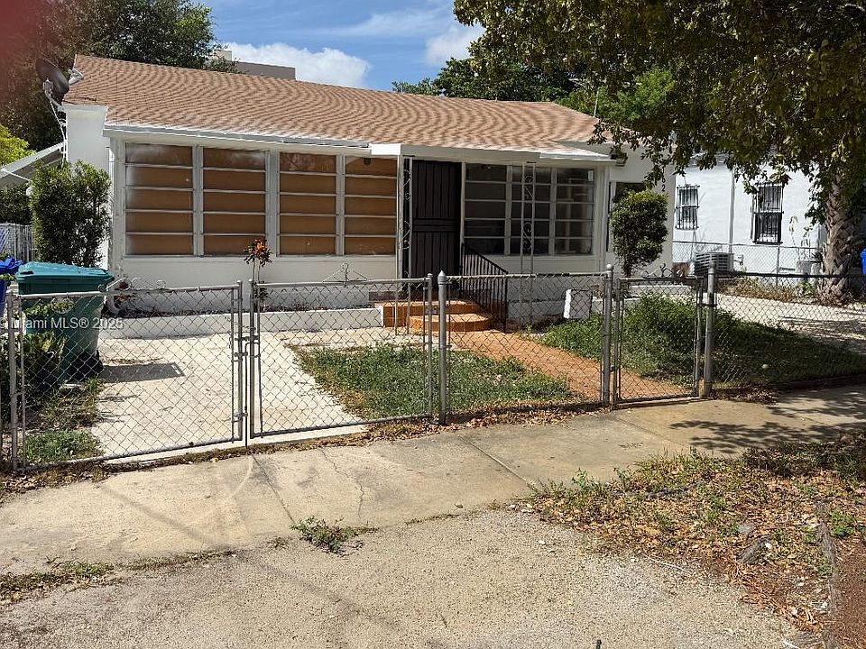 2nd image of 1628 NW 15th St