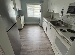 1056 Gridley St, Bay Shore, NY 11706