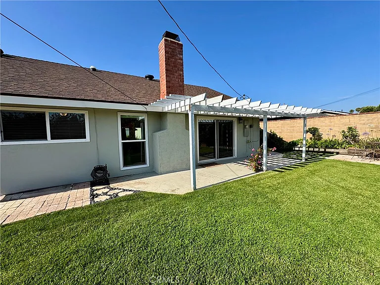 18572 Avolinda Dr — Photo 59