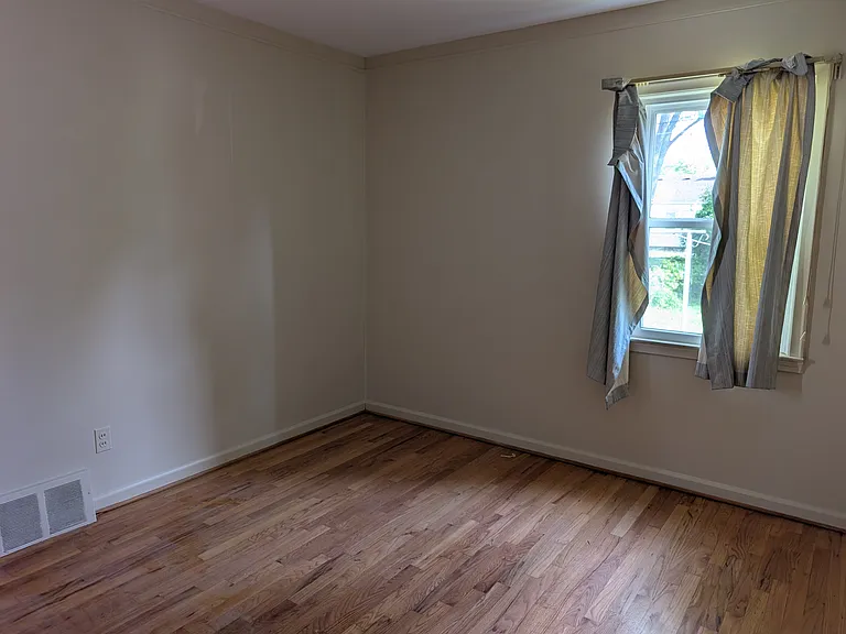 184 W Strathmore Ave — Photo 8