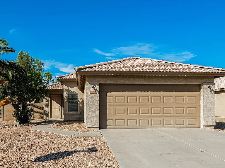 10898 W Alvarado Rd — Photo 1