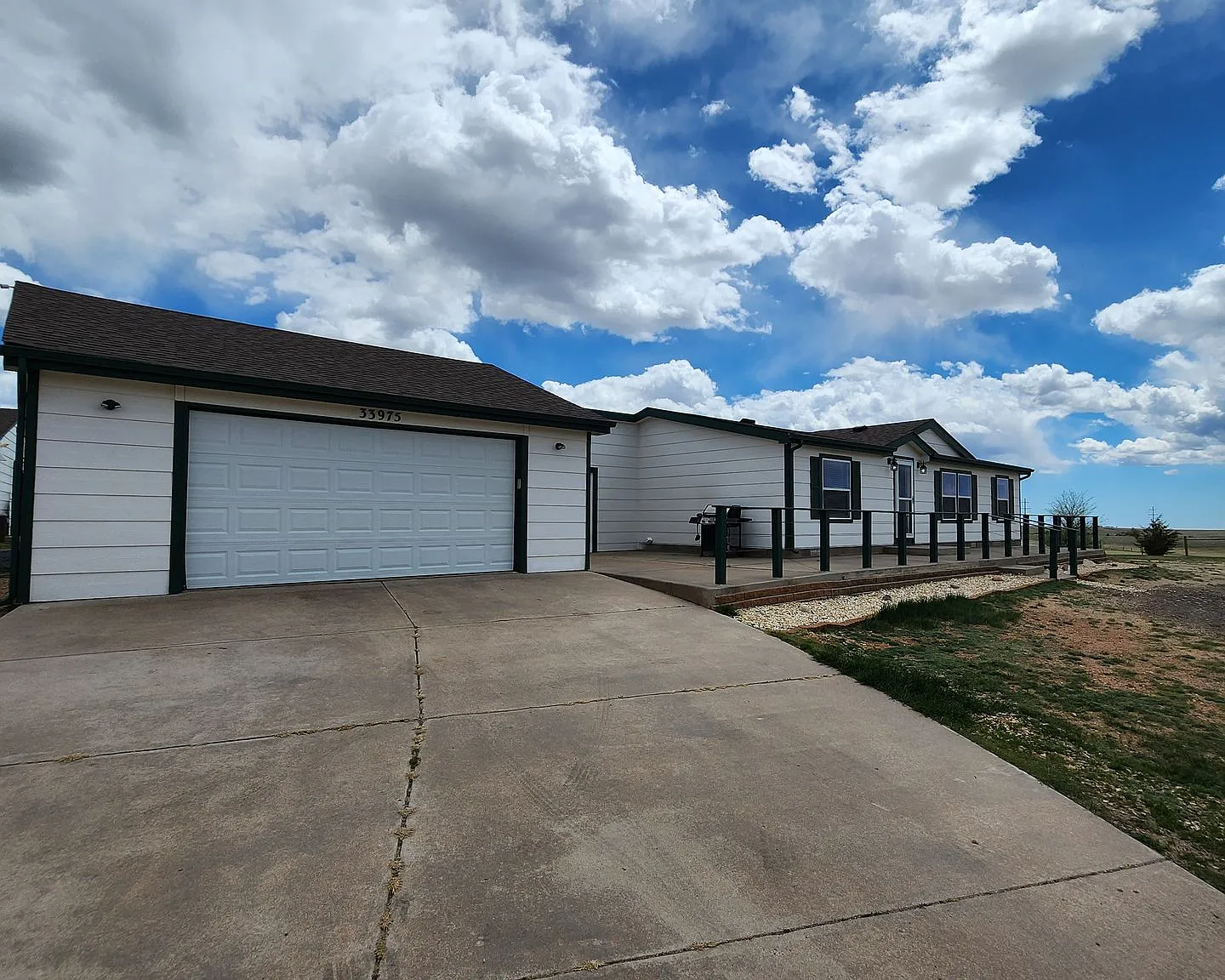 2 bed, 1372 sqft, $2,200 — Photo 2