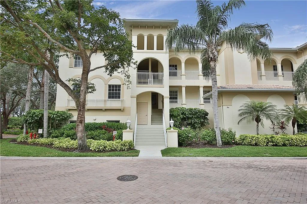 3 bed, 2.0 bath, 1703 sqft, $11,500 — Photo 1