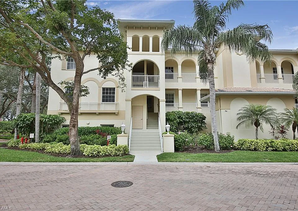 837 Sailaway Ln #202