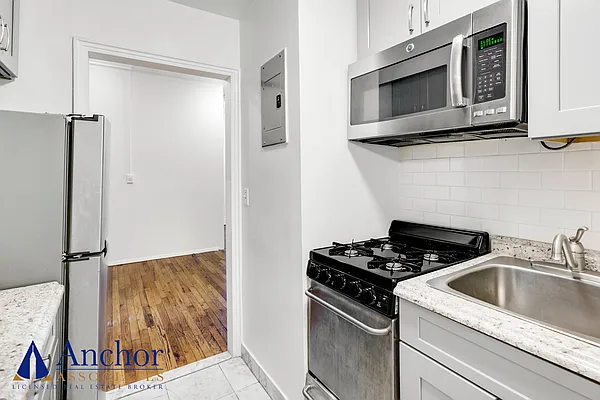 Rented by Anchor Associates | media 3