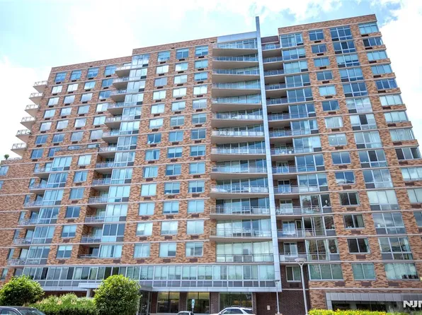 917 Hudson Park, Edgewater, NJ 07020