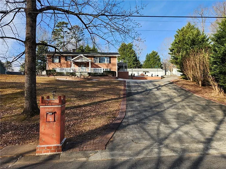2959 Pine Hill Dr NW — Photo 1