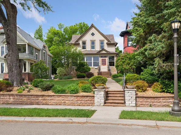 1253 Como Blvd W, Saint Paul, MN 55103