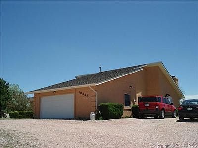 Oversize 2 car garage. Loads of parking
