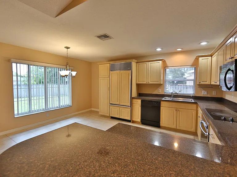 4465 Longford Dr — Photo 2