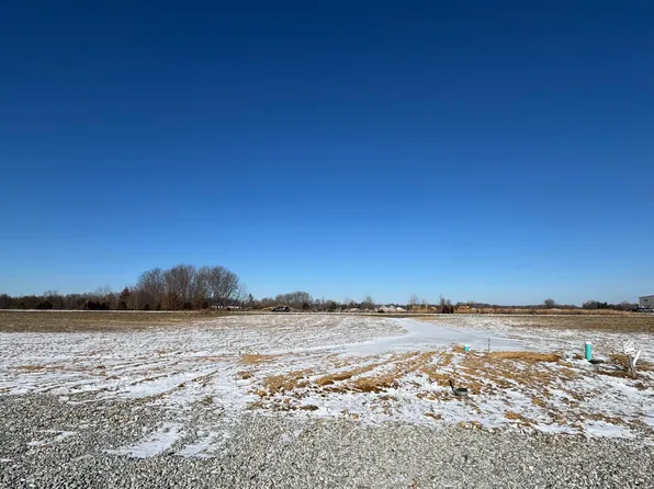 27 Blue Bird Pie Rd, Mitchell, IN 47446