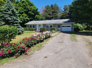 9297 Roanoke Rd, Stafford, NY 14143