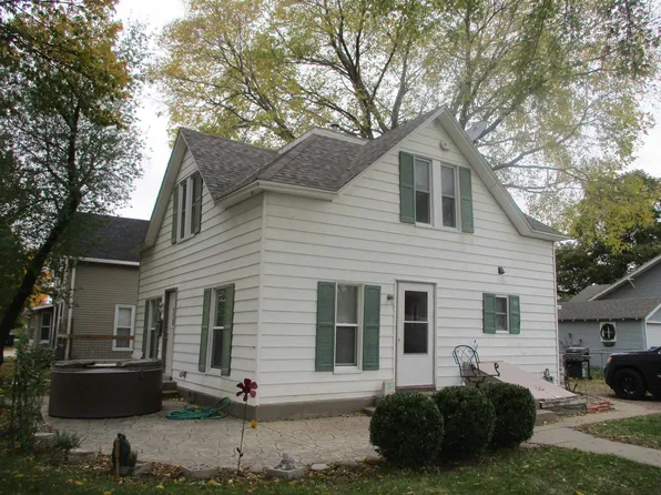 420 E 23rd St, Kearney, NE 68847