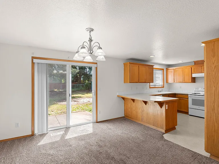 6032 SE Reedway St — Photo 8