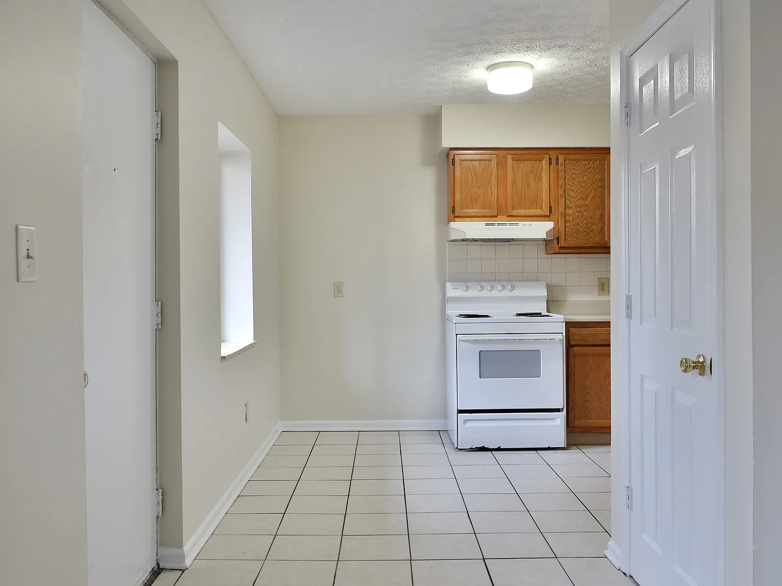 2 bed, 650 sqft, $995 — Photo 1