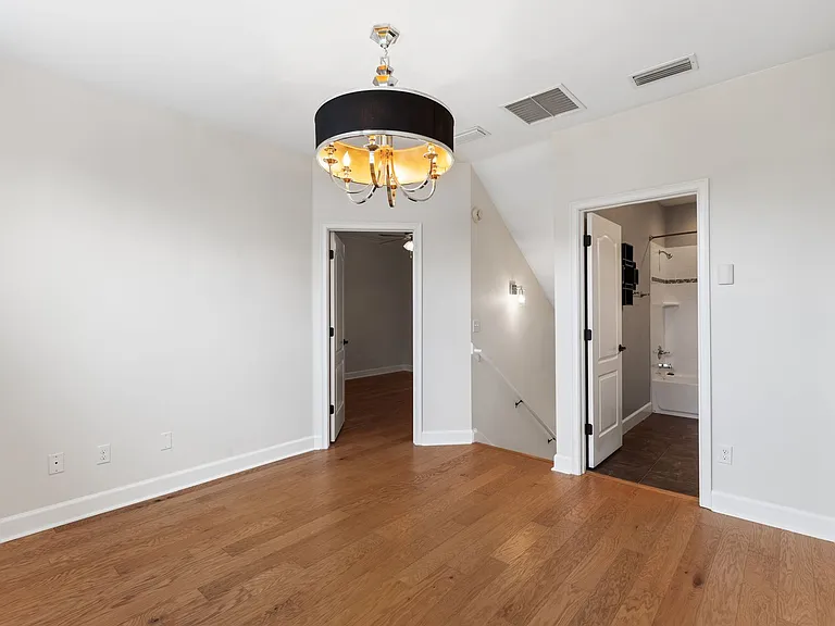 5005 NW 11th Pl — Photo 22
