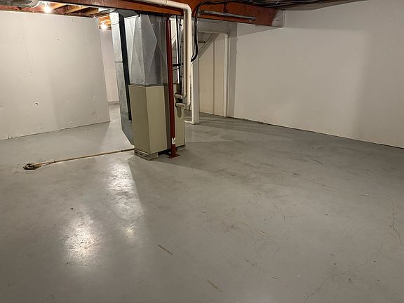 5th image of 1140 W Bloomingfield Dr #16