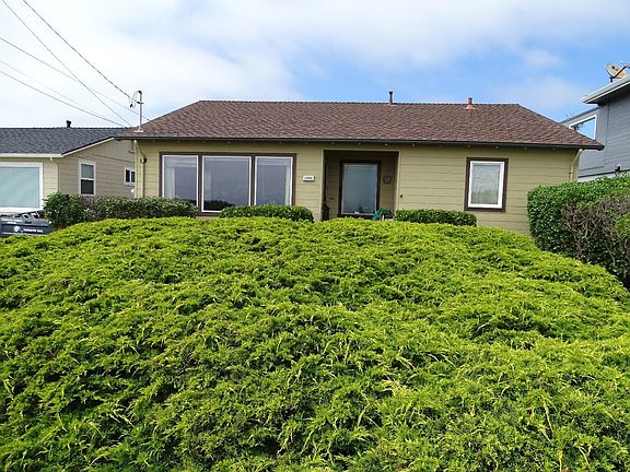 3rd image of 1046 W Cliff Dr