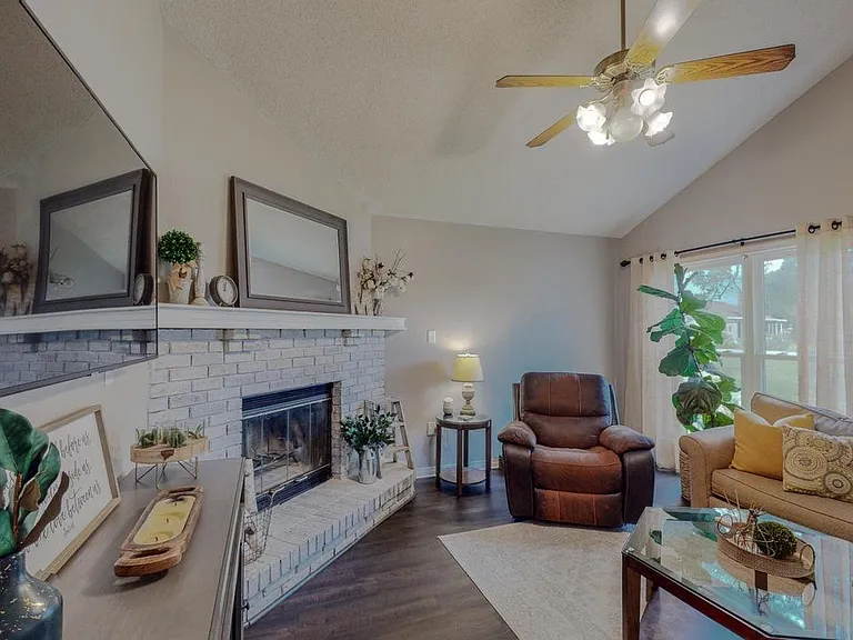 1054 Northview Dr — Photo 33