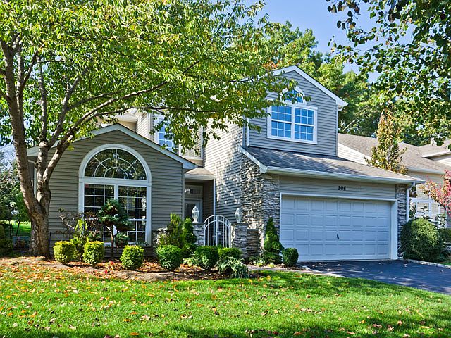 1st image of 208 Windwatch Dr