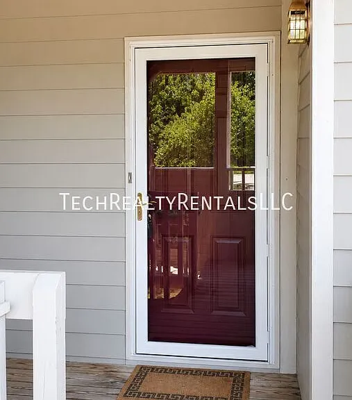 2557 Stockbridge Dr #B-1 — Photo 2