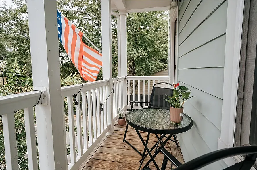 4 bed, 3.5 bath, 2008 sqft, $3,750 — Photo 3